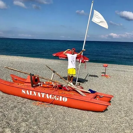 Club. One Bedroom 13g Apartment