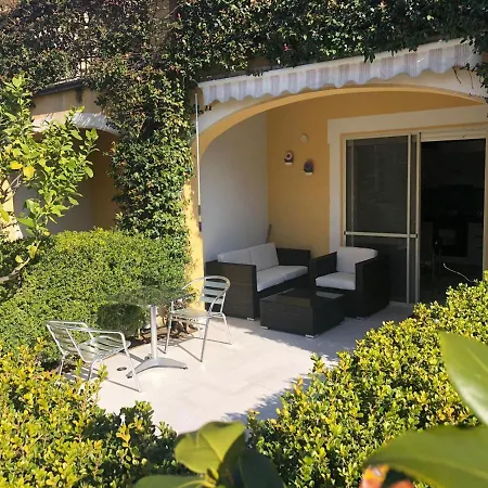 Club. One Bedroom 13g Apartment *