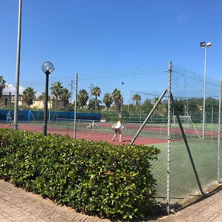 아파트 Club. One Bedroom 13g 피조