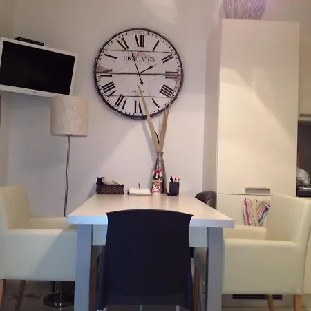 Apartment Club. One Bedroom 13g *